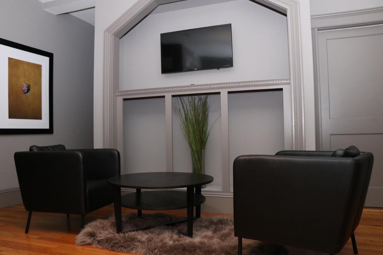 A Stylish Stay W/ A Queen Bed, Heated Floors.. #37 Brookline Zewnętrze zdjęcie